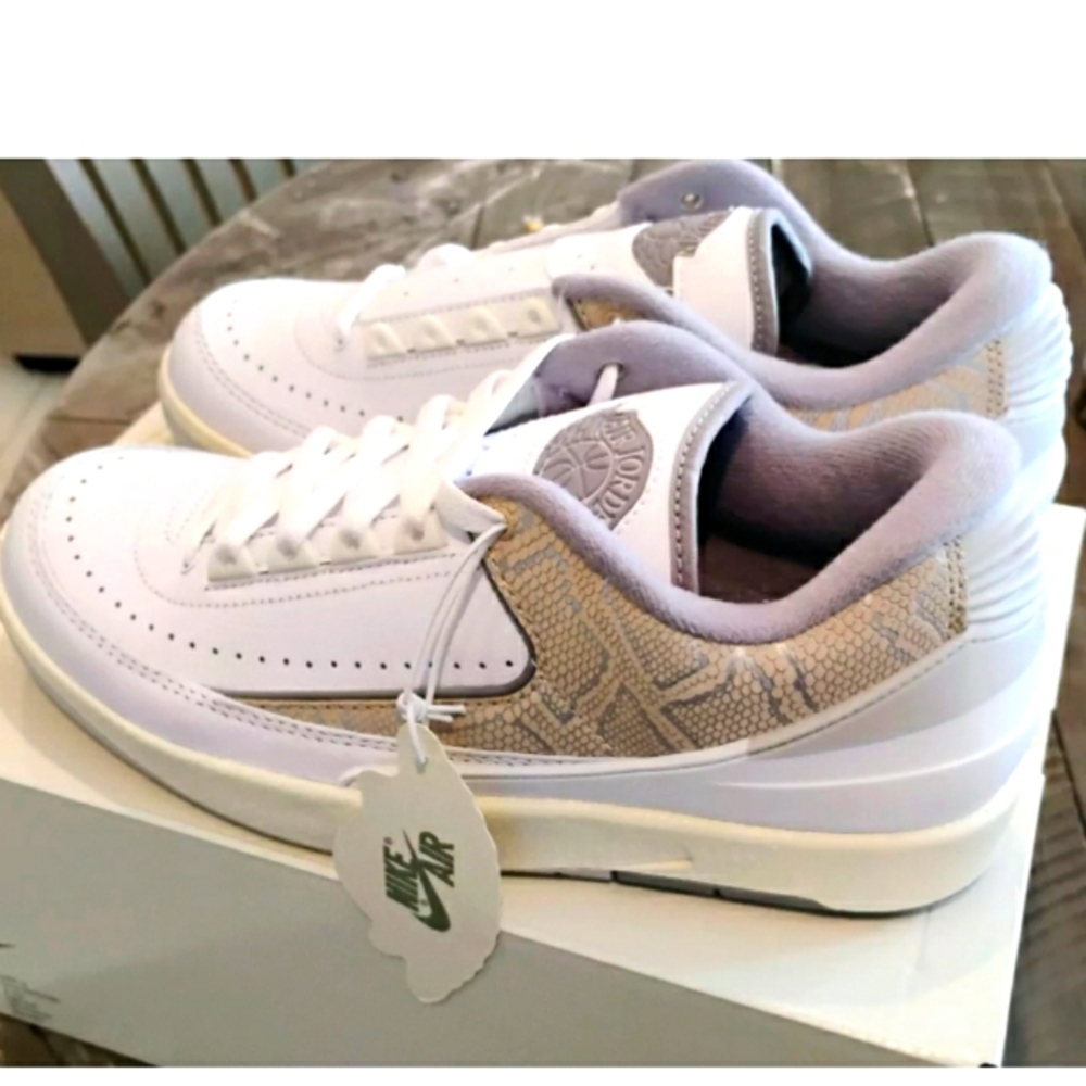 Men's 8 -Jordan 2 Retro"Python" White/Cement Grey-Sanddrift- Women's 9.5 OGs
